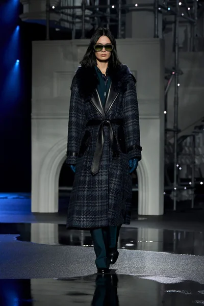 Look 8